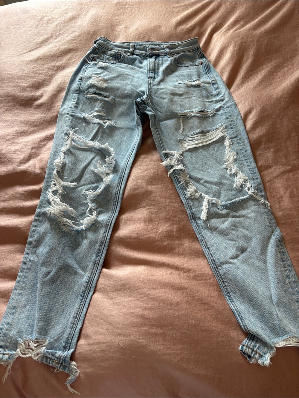 American Eagle Outfitters Light Blue Distressed Jeans